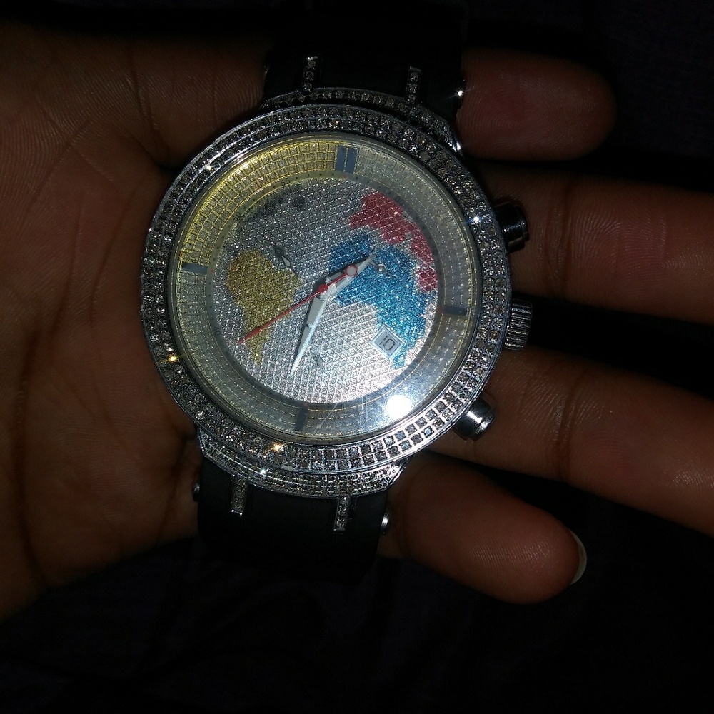 Watch - Picture 2 of 3